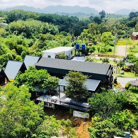 คุ้มกะลาหัวฟาร์มสเตย์ Ban Pha Saeng Lang Extérieur photo