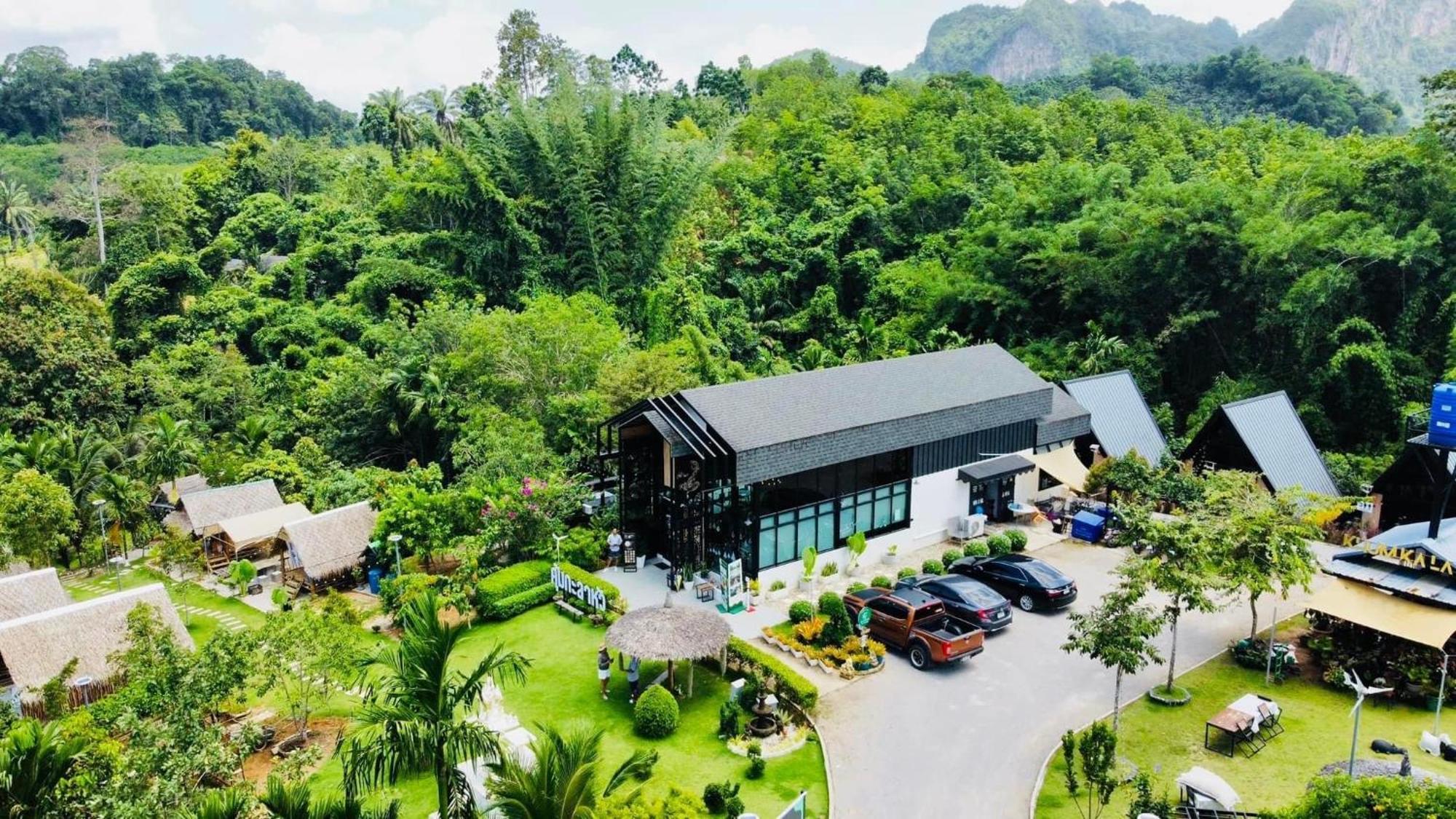 คุ้มกะลาหัวฟาร์มสเตย์ Ban Pha Saeng Lang Extérieur photo